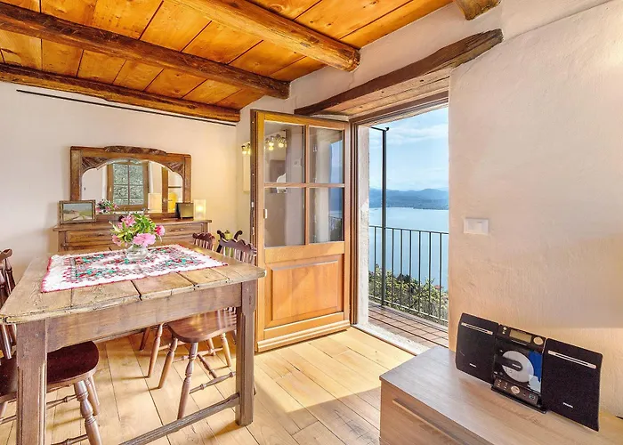 Apartament La Torretta Di Mozzola